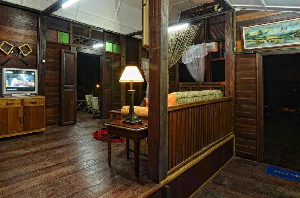 Oyo Home 90745 Desa Balqis Beach Resort Malacca Esterno foto