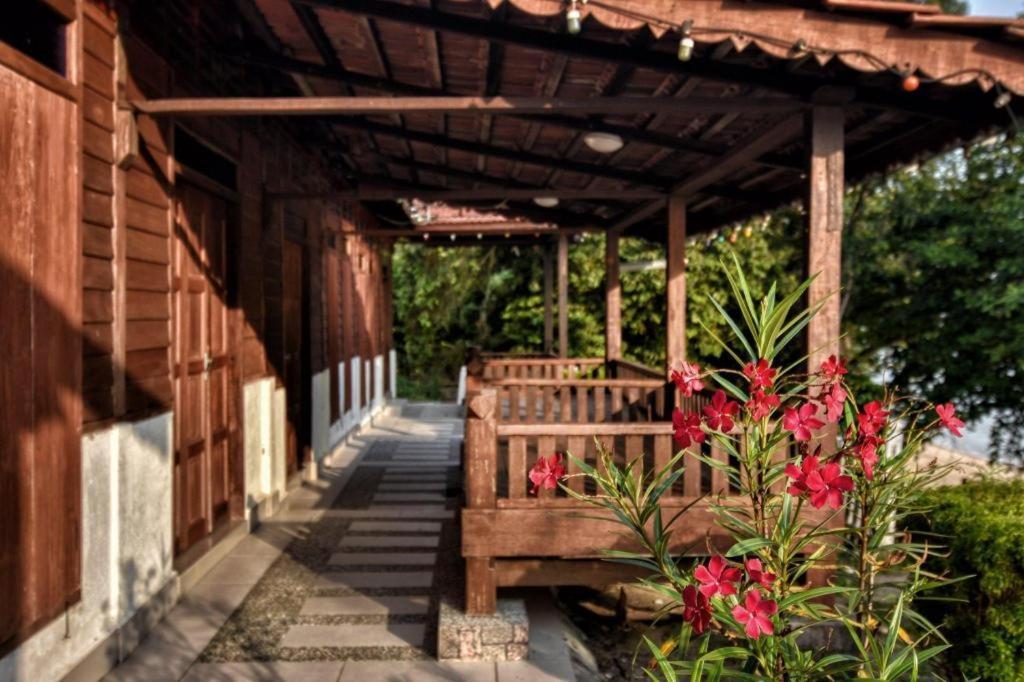 Oyo Home 90745 Desa Balqis Beach Resort Malacca Esterno foto